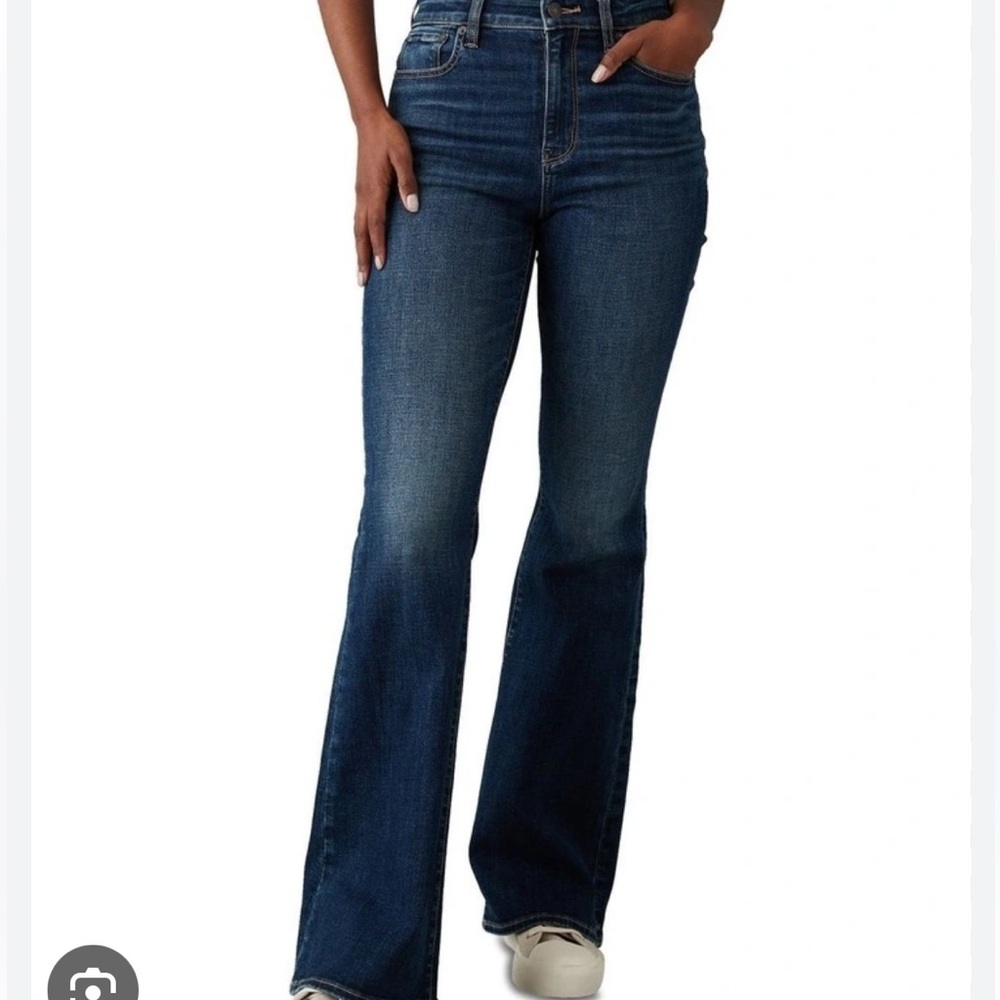 American Eagle Next Level Super High Waisted Flare Jeans in Classic Medium 4L